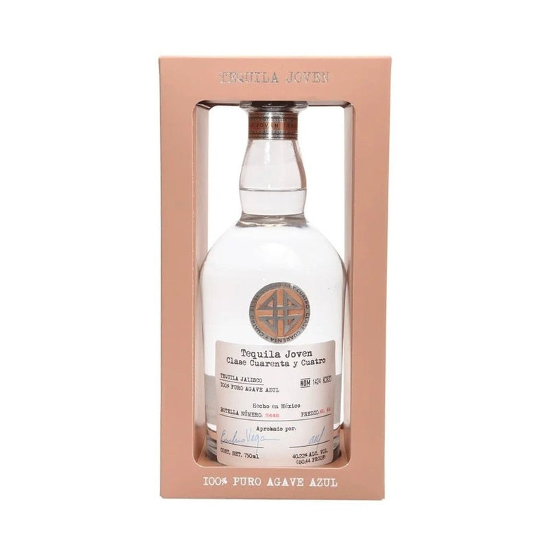 Clase Cuarenta y Cuatro Joven Tequila - ForWhiskeyLovers.com