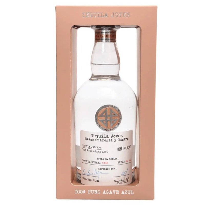 Clase Cuarenta y Cuatro Joven Tequila - ForWhiskeyLovers.com